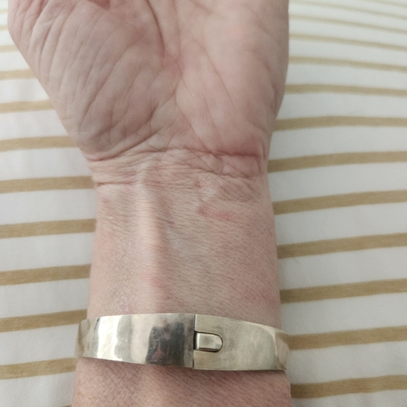 Taxco Silver and Turquoise Bracelet - Picture 4 of 8